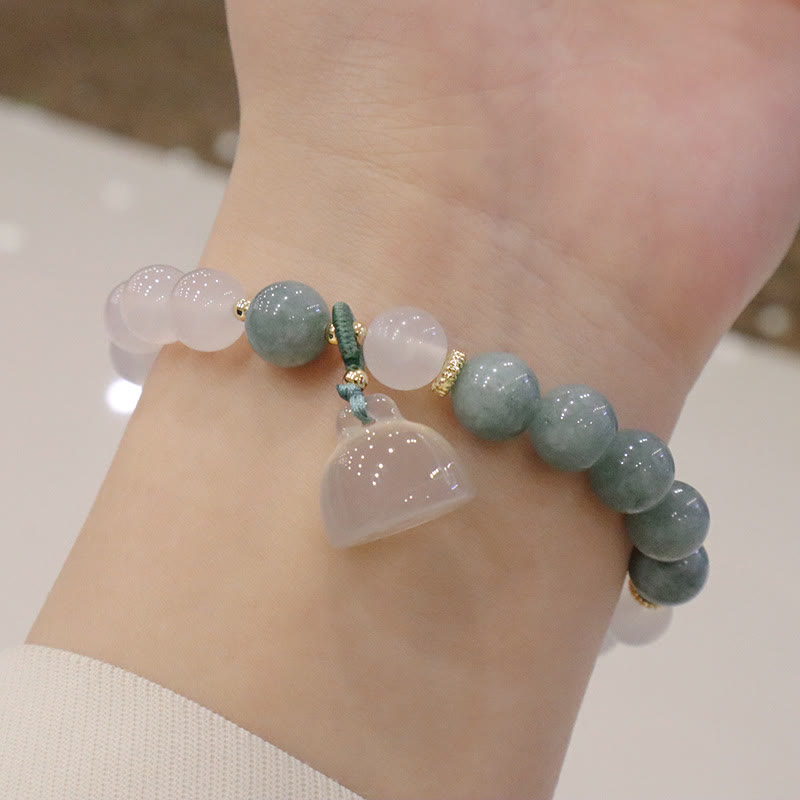 Schutzarmband aus weißem Achat und Jade, 8 mm, mit Lotus-Peace-Schnalle