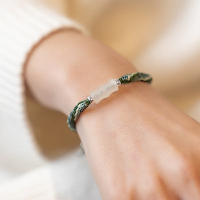 Weißes Jade-Bambus-Armband mit Kraft- und Glückskette