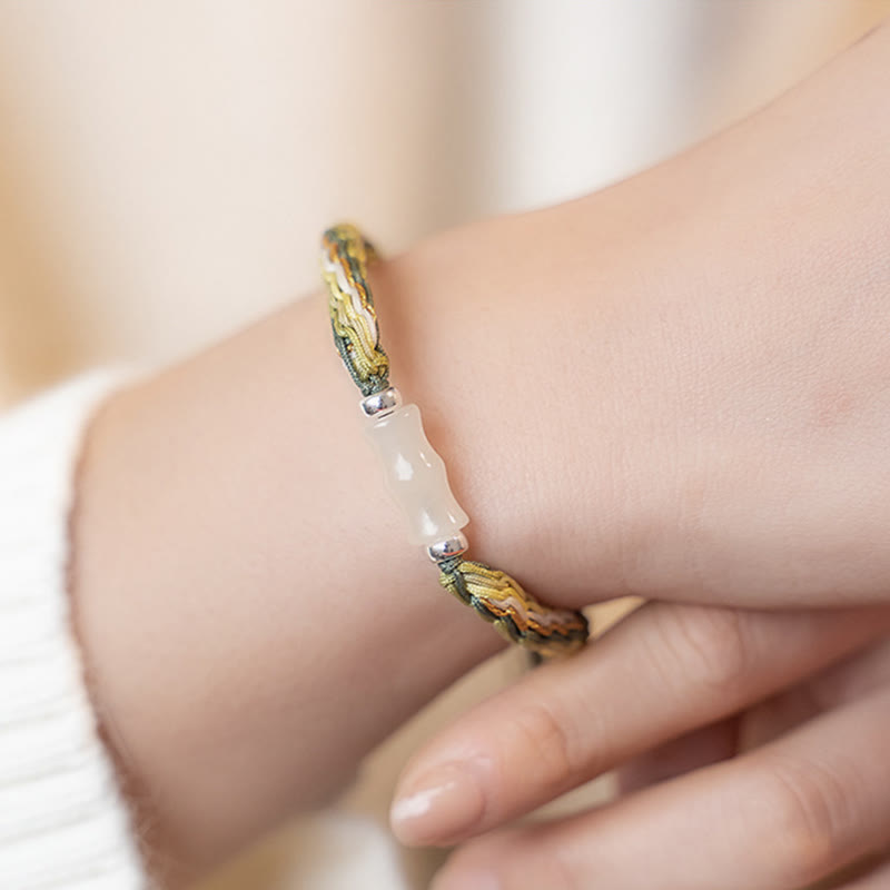Weißes Jade-Bambus-Armband mit Kraft- und Glückskette