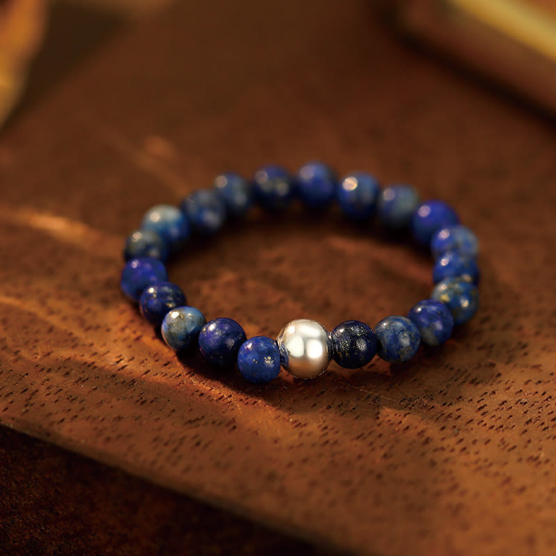 Elastischer Ring aus weißer Jade und schwarzem Onyx mit Kristallperlen