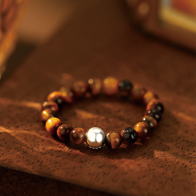 Elastischer Ring aus weißer Jade und schwarzem Onyx mit Kristallperlen