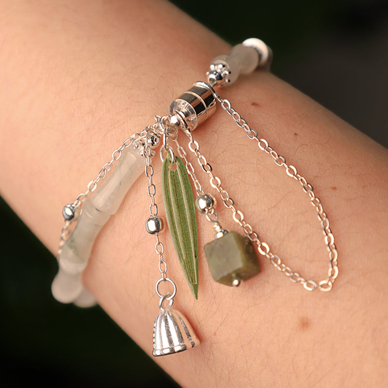 Glücksarmband aus weißer Jade mit Bambusblatt-Laternenanhänger