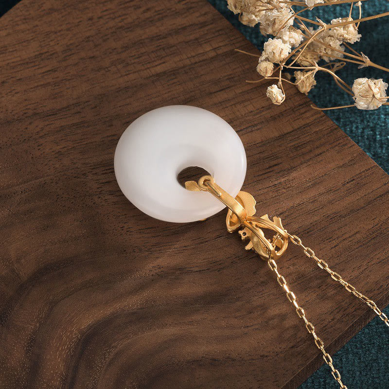 Weiße Jade-Koi-Fisch-Halskette für Reichtum und Wohlstand