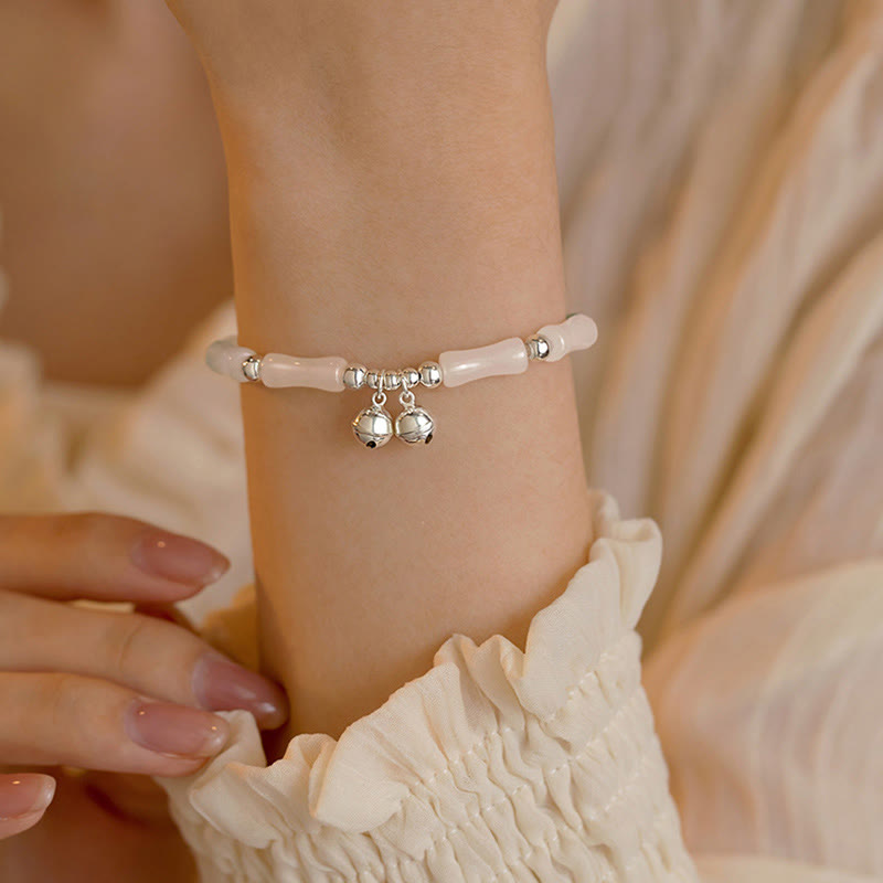 Glücks- und Freudenarmband aus weißer Jade mit Bambusanhänger