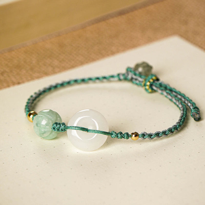 Weißes Jade-Armband mit Peace-Schnalle und Kürbis-Perlen zum Schutz