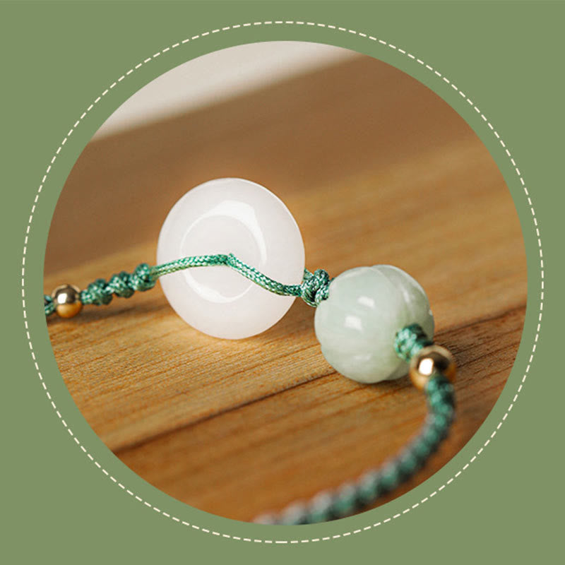 Weißes Jade-Armband mit Peace-Schnalle und Kürbis-Perlen zum Schutz