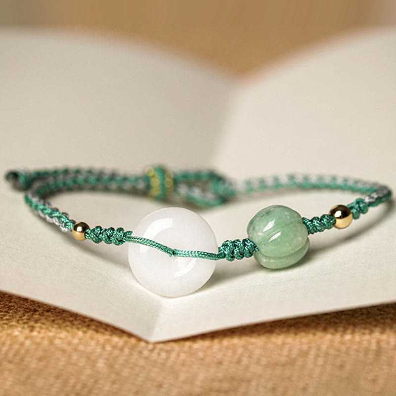 Weißes Jade-Armband mit Peace-Schnalle und Kürbis-Perlen zum Schutz