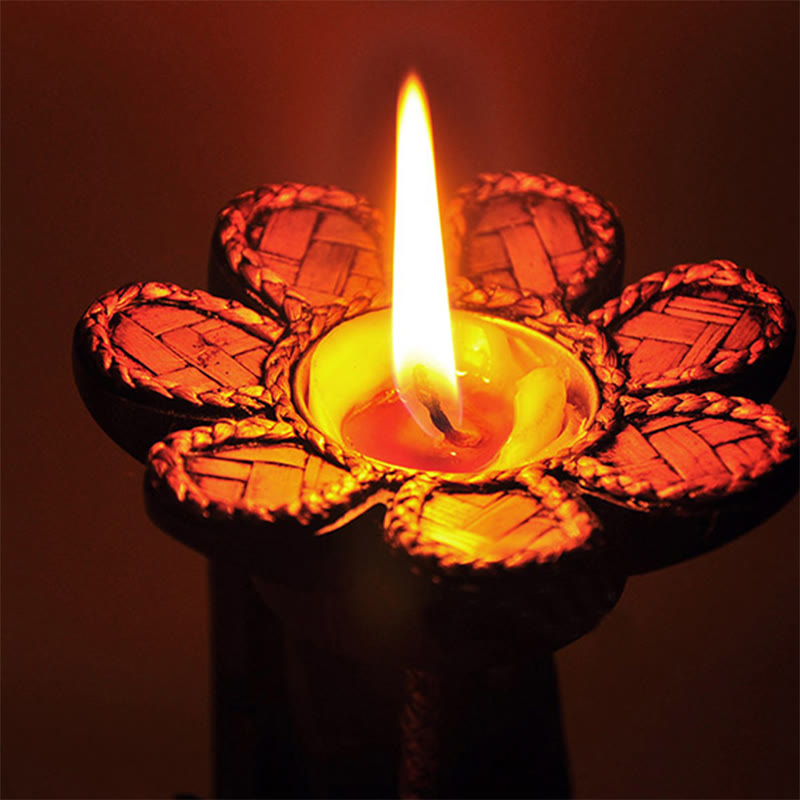 Kerzenhalter aus Holz mit Handmuster | Spiritueller Wohnakzent