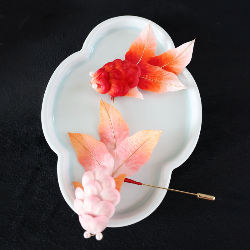 Yangzhou Samtblumen-Brosche mit Koi-Fisch oder Haarspange