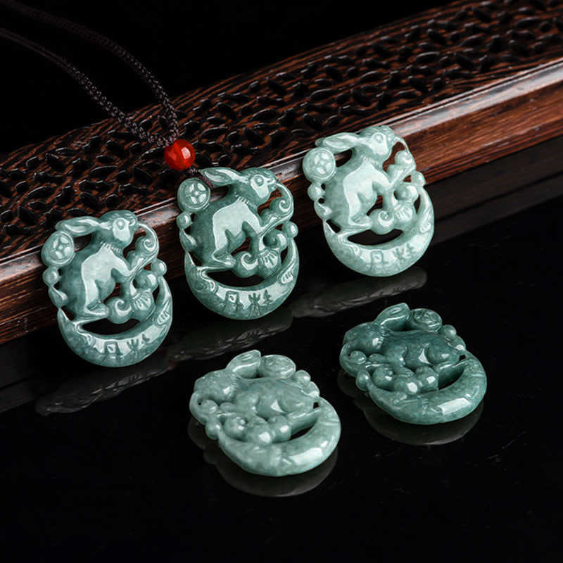 Jahr des Hasen Jade Glück Halbmond Halskette