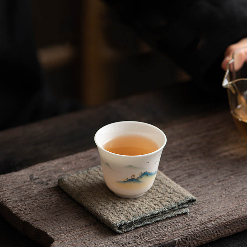 Zen-Teetasse aus Keramik mit Lotusblumen- und Bergdesign, 100 ml
