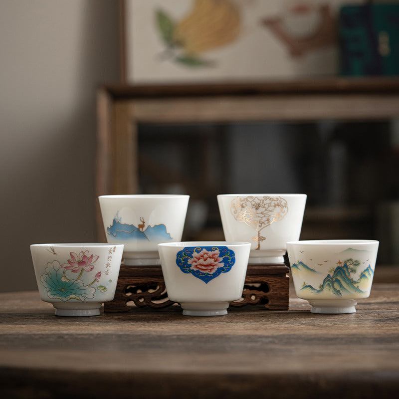 Zen-Teetasse aus Keramik mit Lotusblumen- und Bergdesign, 100 ml