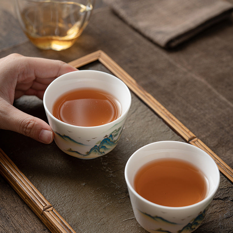 Zen-Teetasse aus Keramik mit Lotusblumen- und Bergdesign, 100 ml