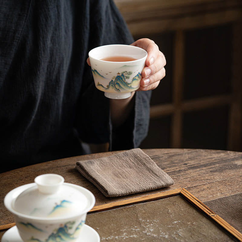 Zen-Teetasse aus Keramik mit Lotusblumen- und Bergdesign, 100 ml