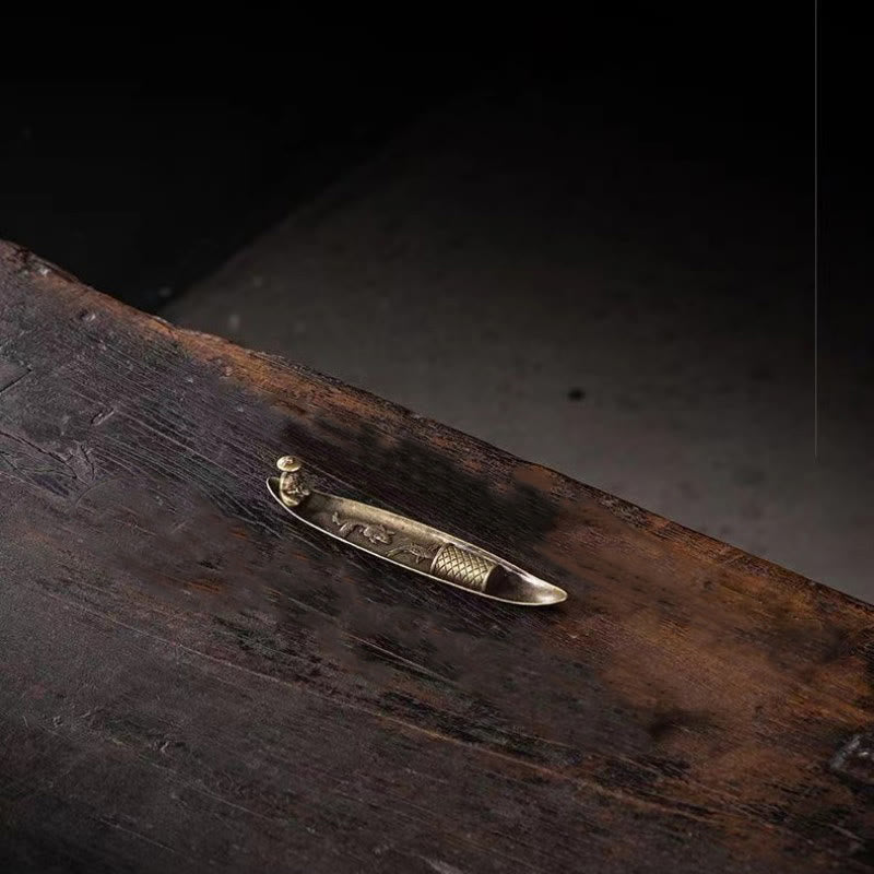 Räuchergefäß aus Zinklegierung mit Fischer-Koi-Fisch, 21,7 cm